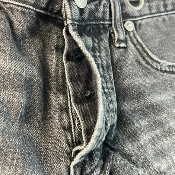 Free People Cut Off Frayed Cuffed Hem Mid Rise Denim Shorts Grommet Waist Sz 26 - Picture 6 of 12